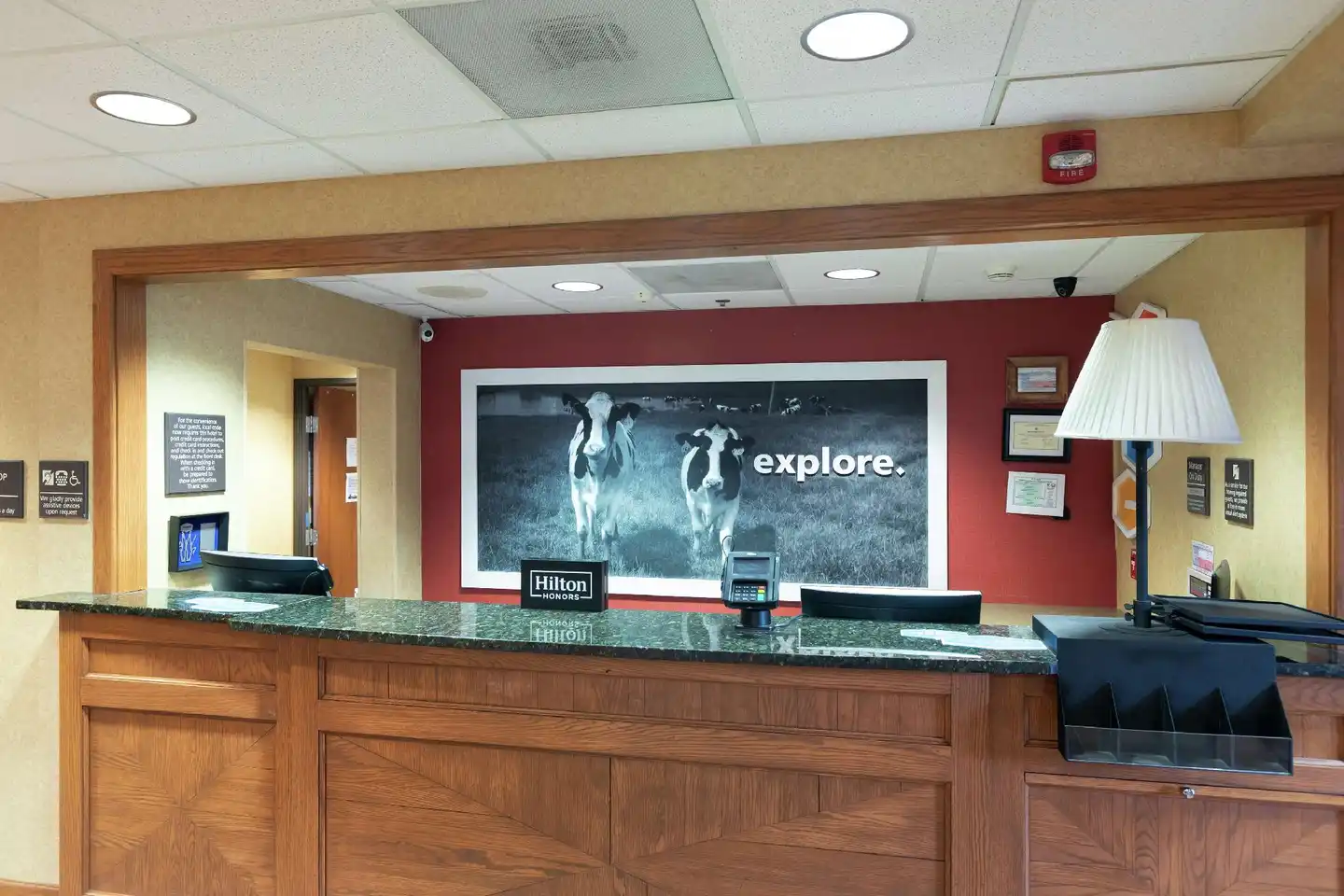 Hampton Inn & Suites Austin-Airport Lobby