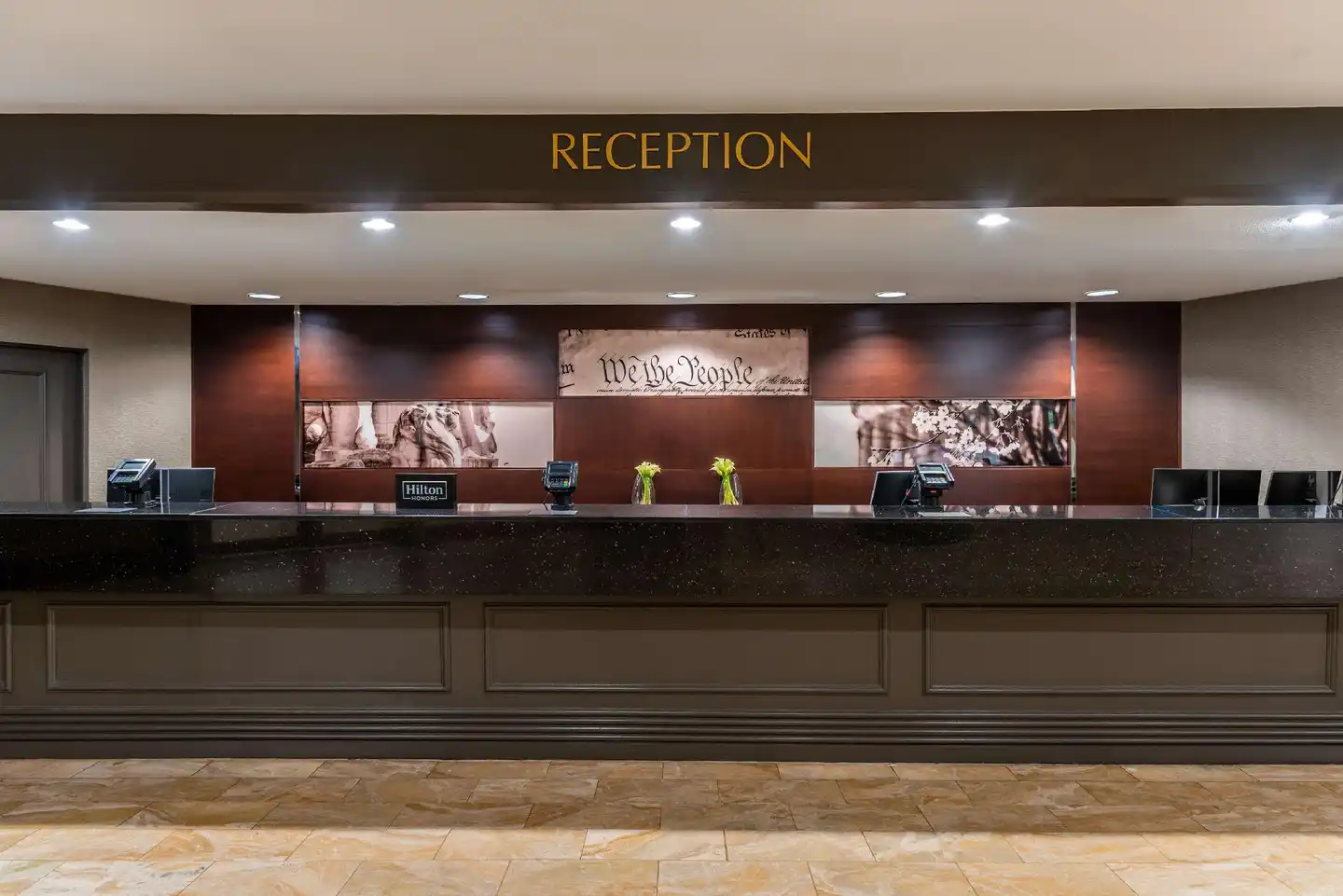 Hilton Alexandria Mark Center Bar