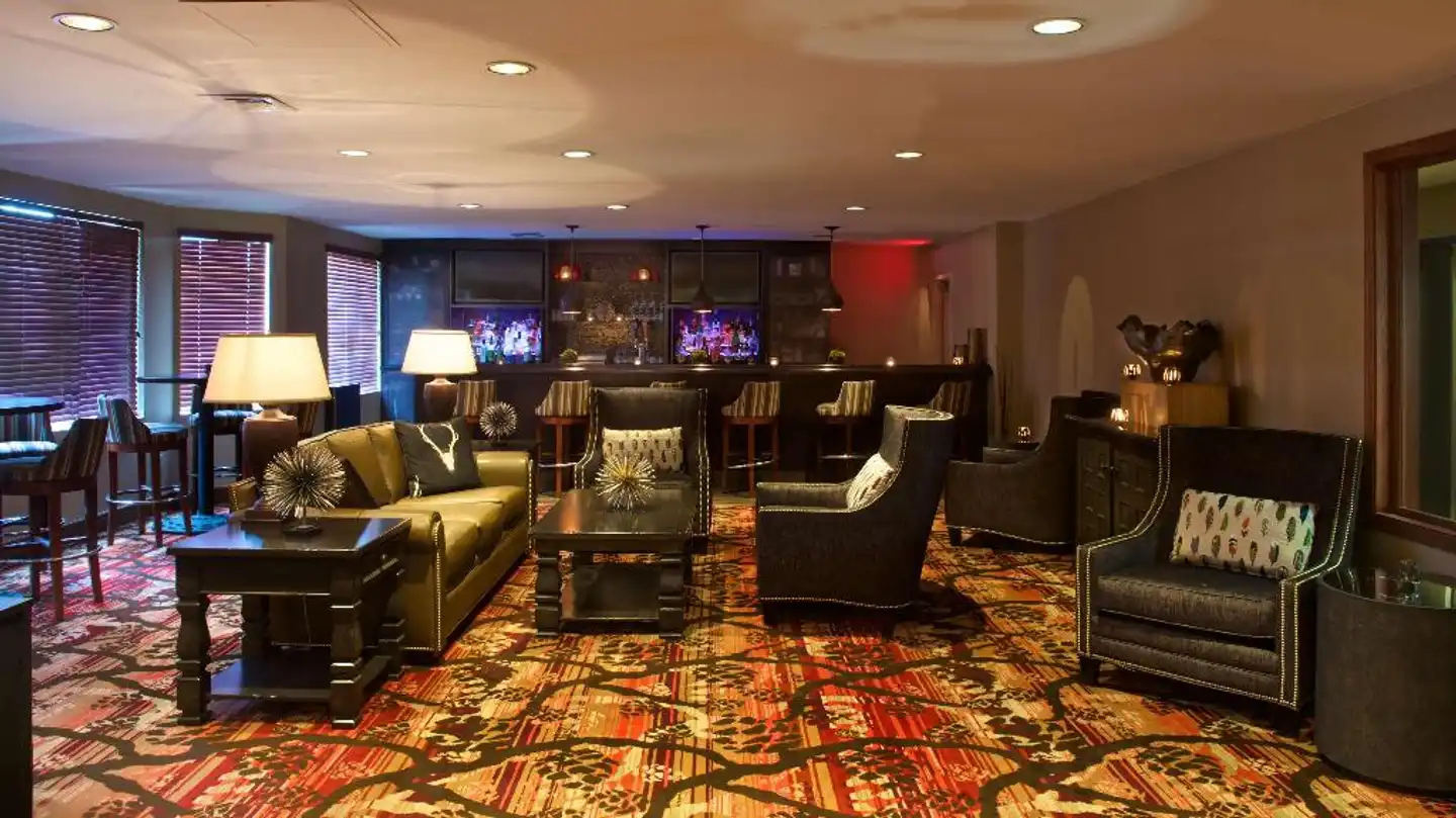 Embassy Suites by Hilton Flagstaff Bar