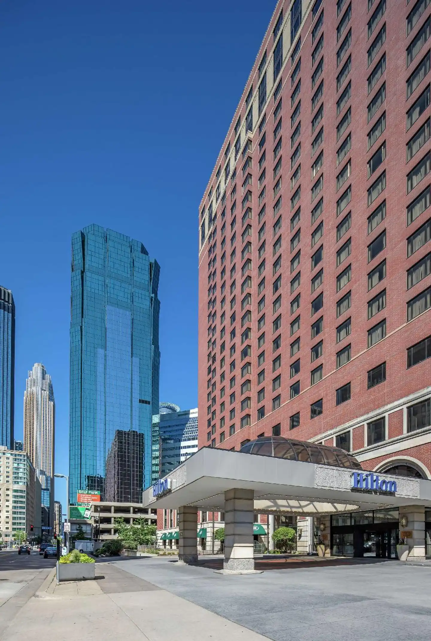 Hilton Minneapolis Aussenansicht