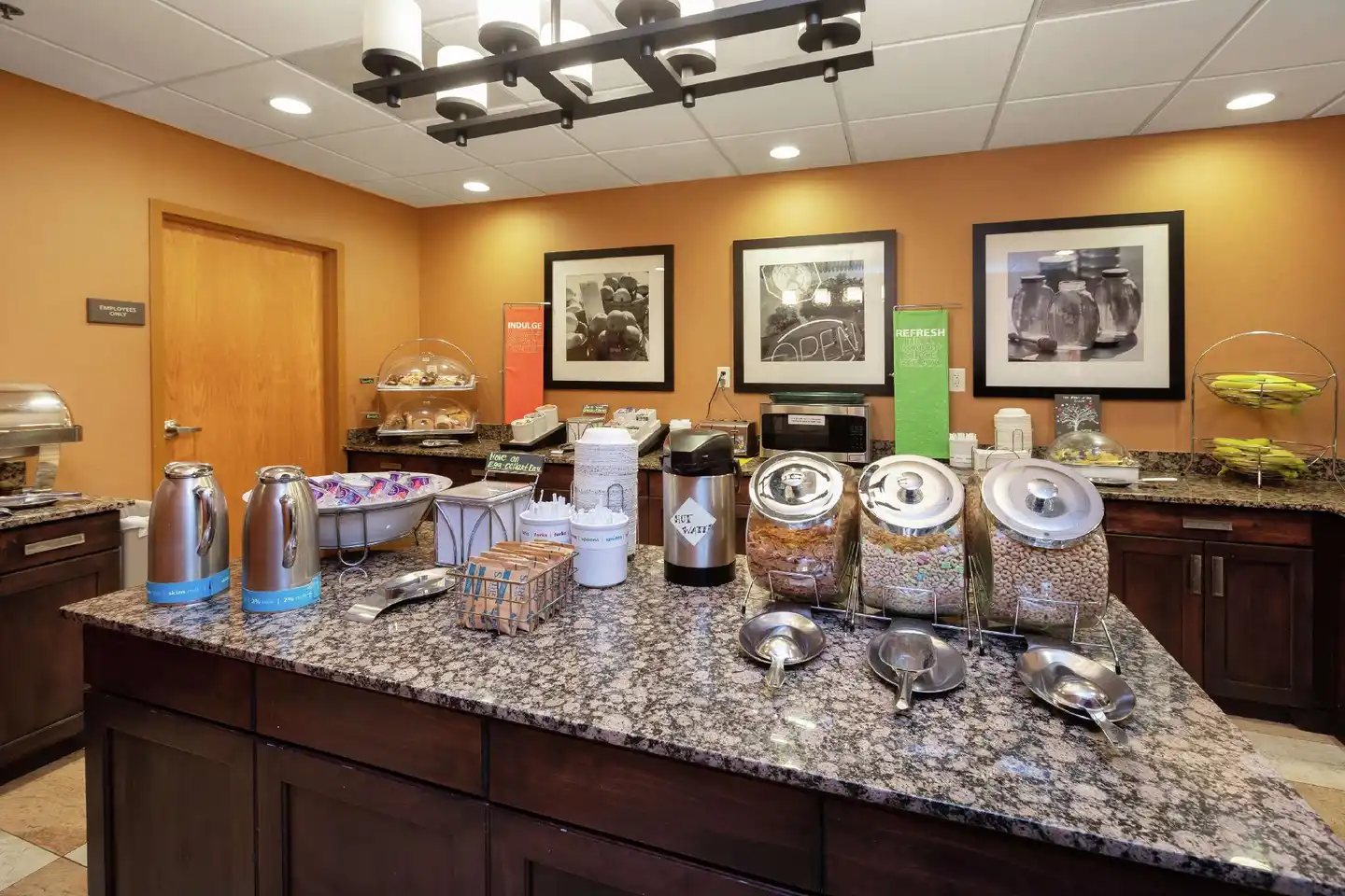 Hampton Inn & Suites Austin-Airport Restaurant