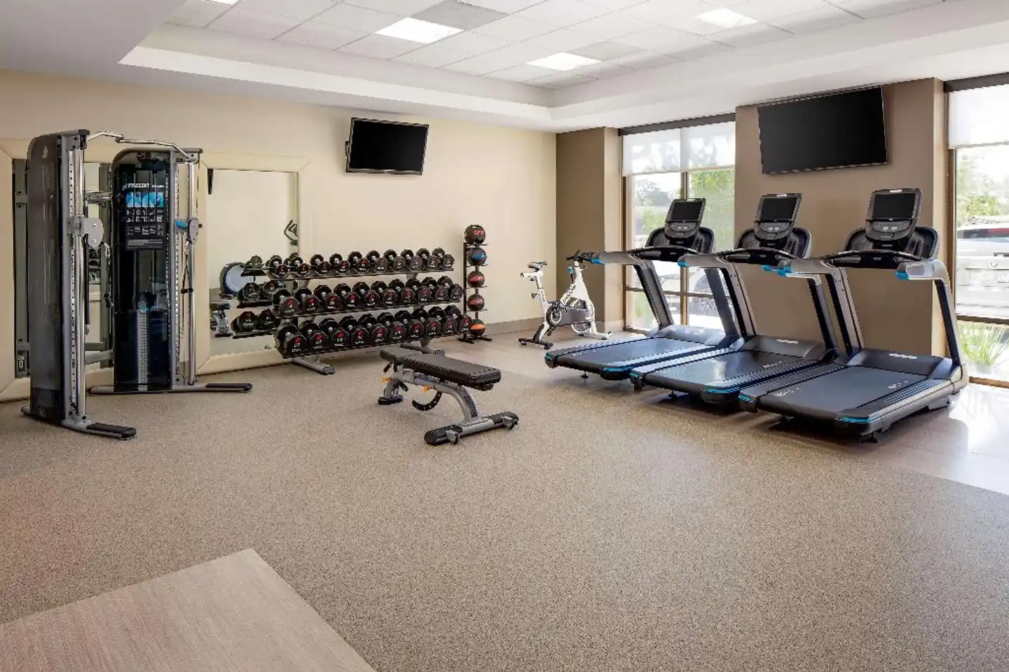 DoubleTree by Hilton Irvine Spectrum Sport und Entertainment