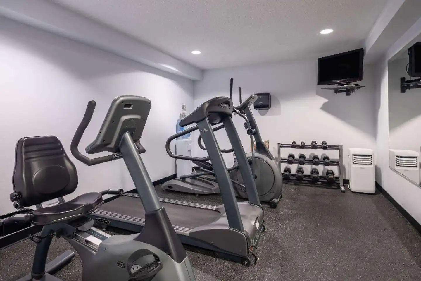 Travelodge Saint John Sport und Entertainment
