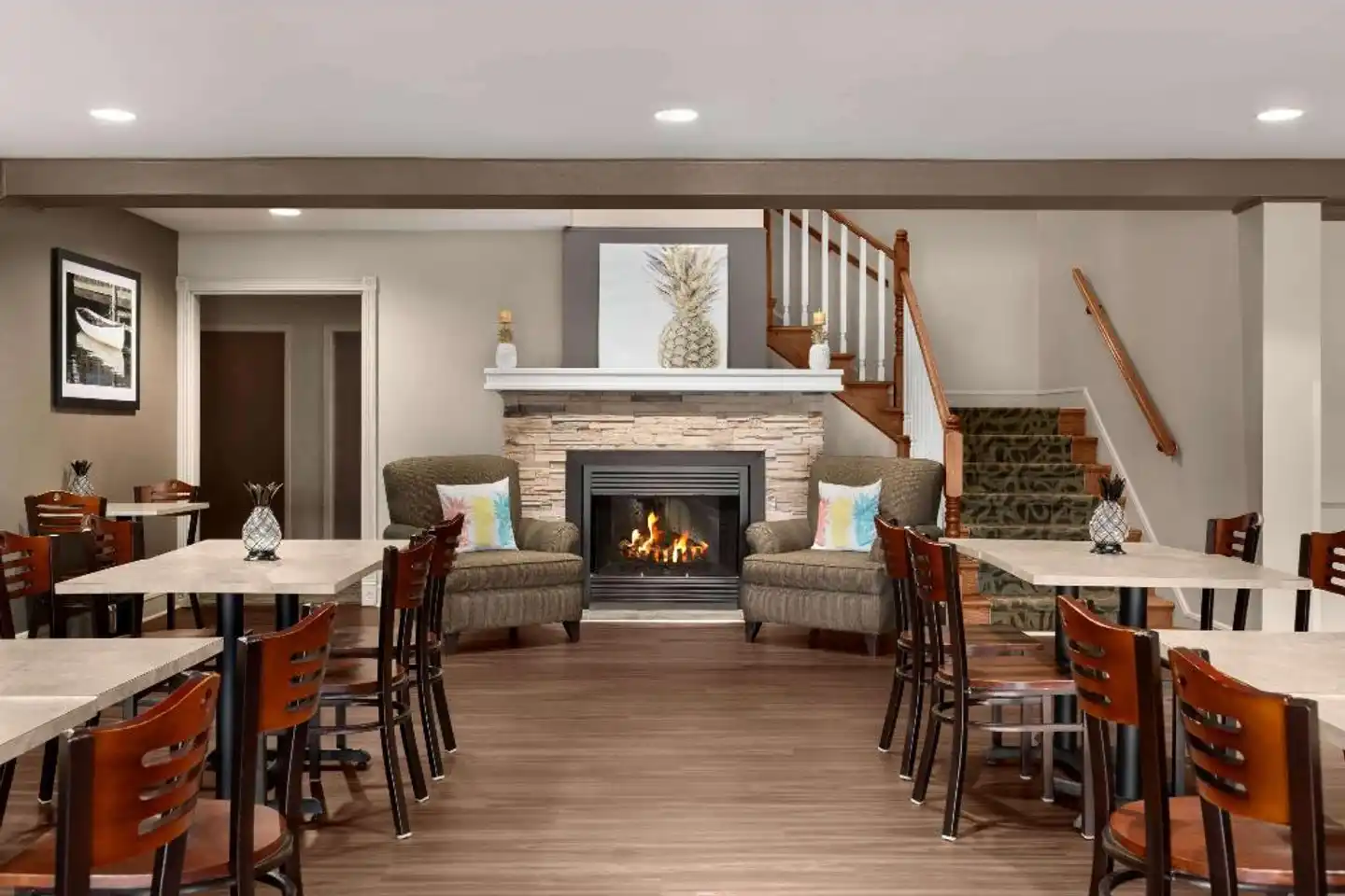 Travelodge Suites Moncton Bar