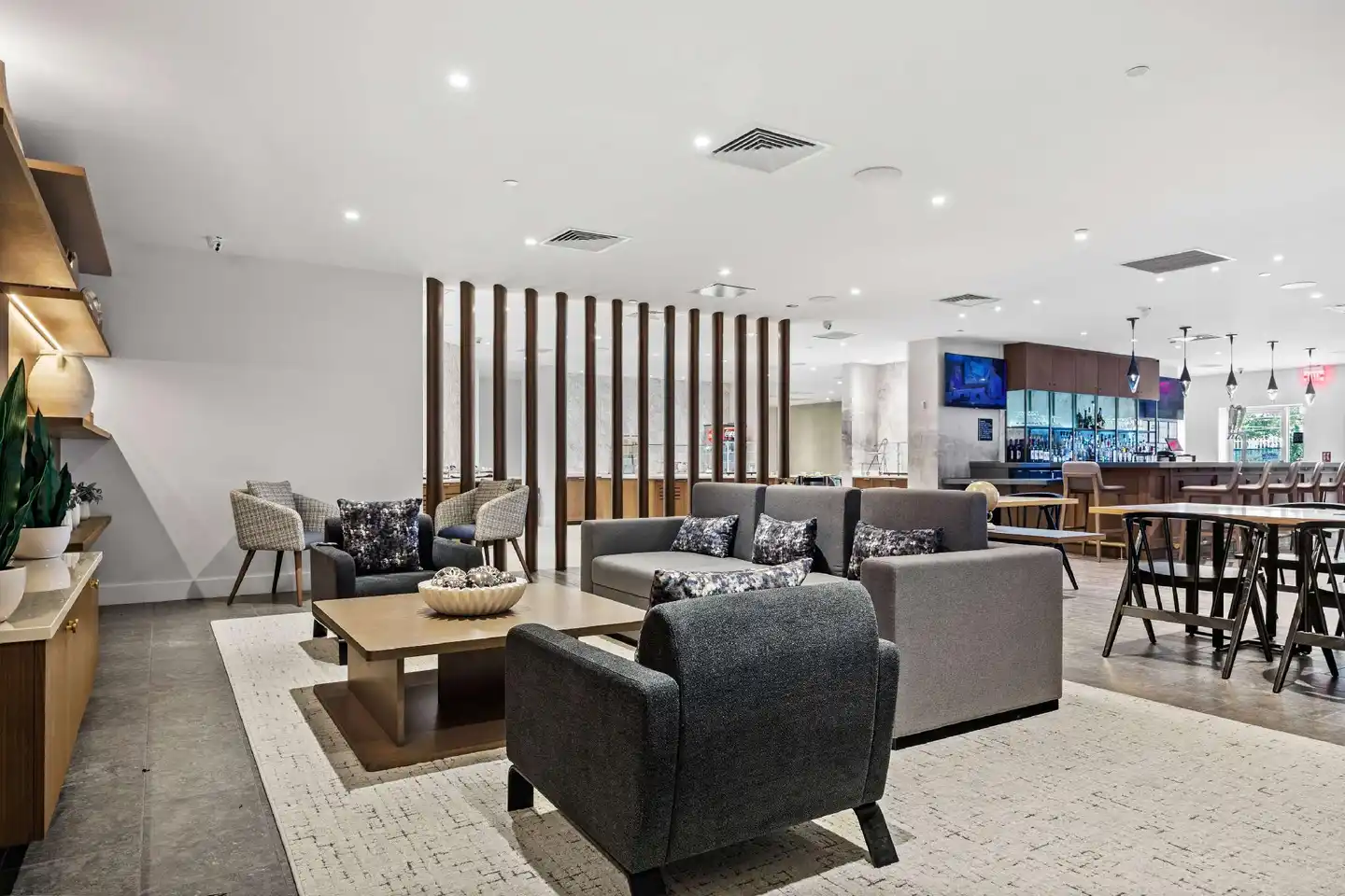 DoubleTree by Hilton New York JFK Airport Lobby