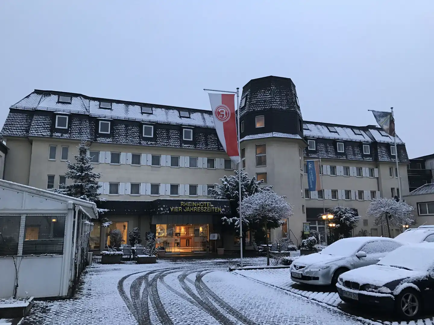 Rheinhotel Vier Jahreszeiten Aussenansicht