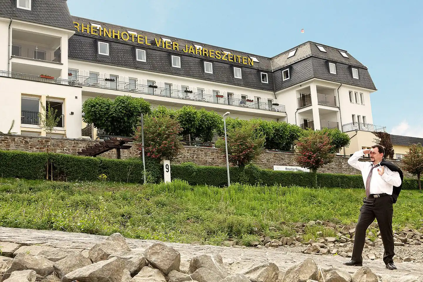 Rheinhotel Vier Jahreszeiten Aussenansicht