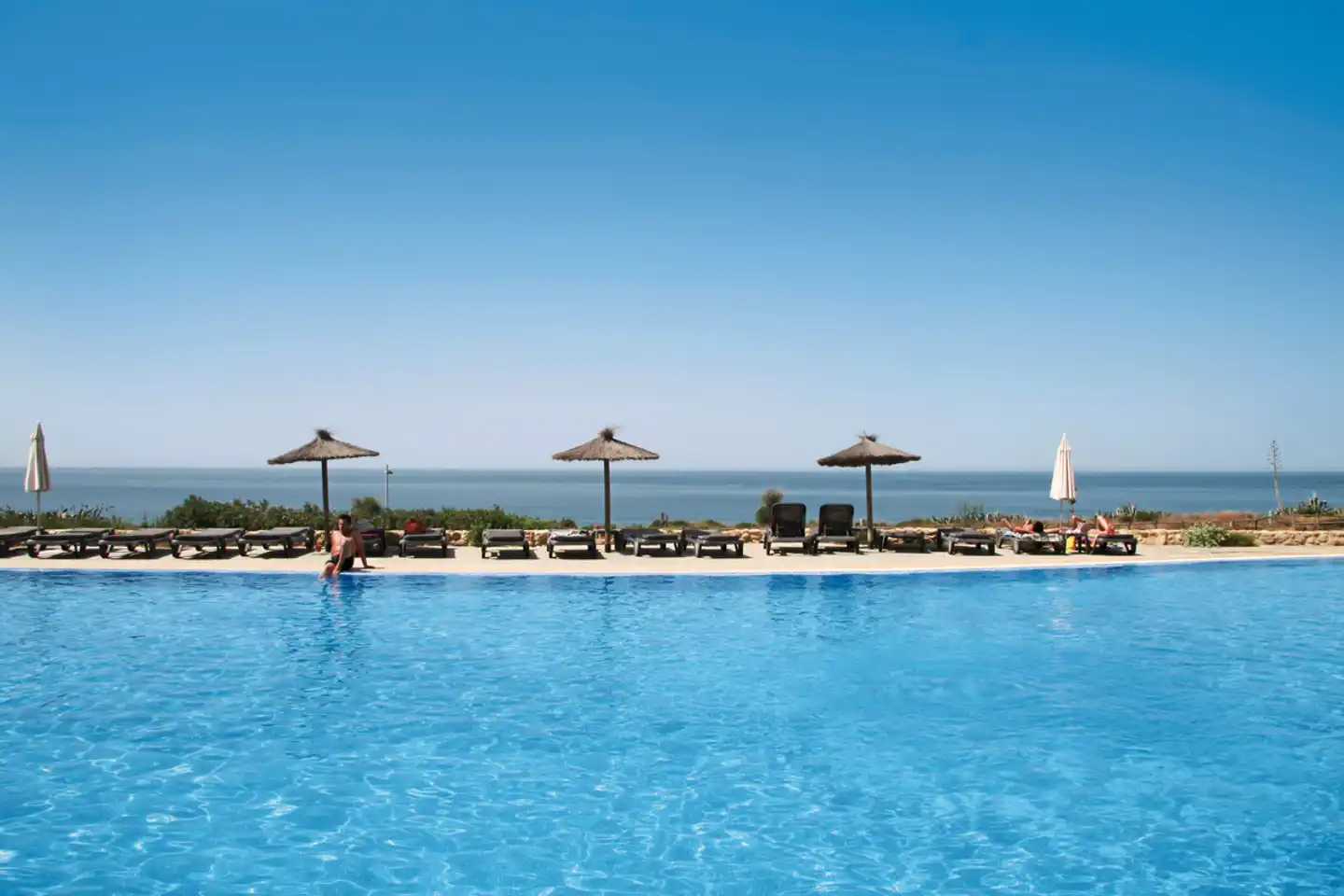 Garbí Costa Luz Pool