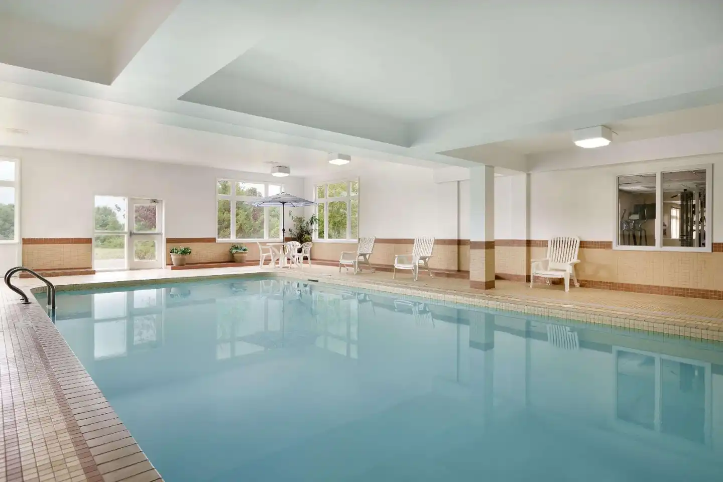 Days Inn by Wyndham Orillia Hallenbad
