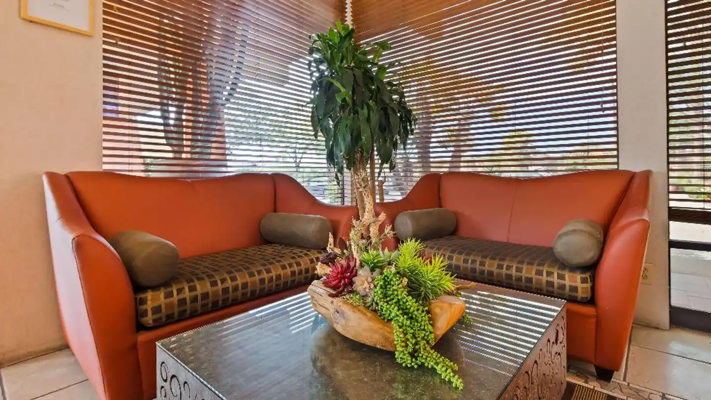 Best Western Plus Royal Sun Lobby