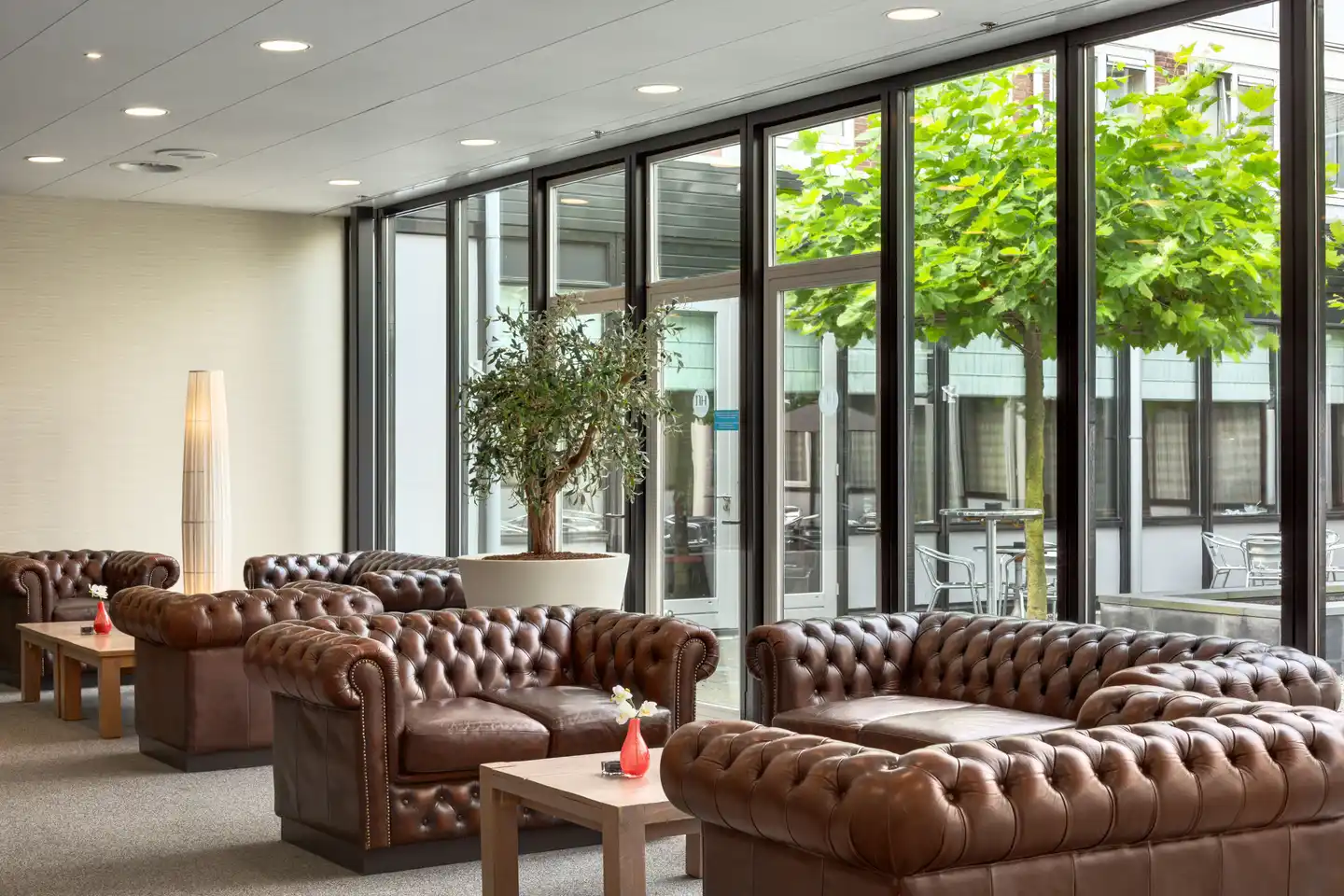 NH Leeuwenhorst Lobby