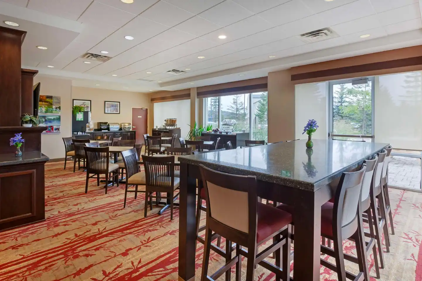 Best Western Plus Muskoka Inn Bar