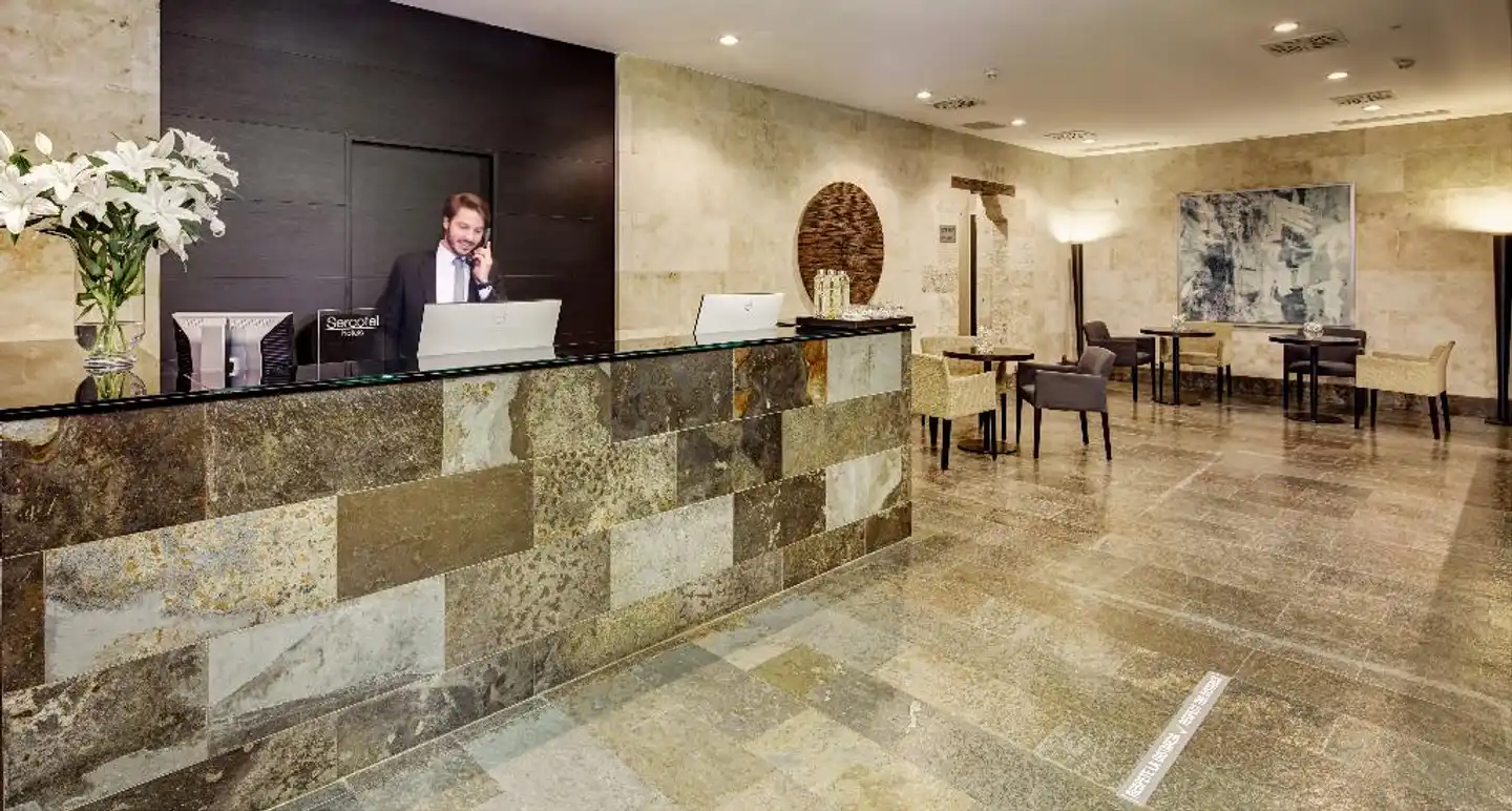 Sercotel Puerta de la Catedral Bar
