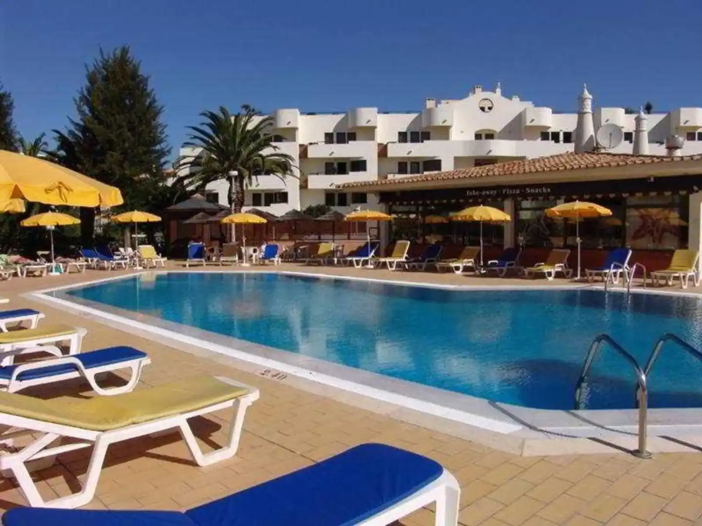 Oceanus Aparthotel Pool