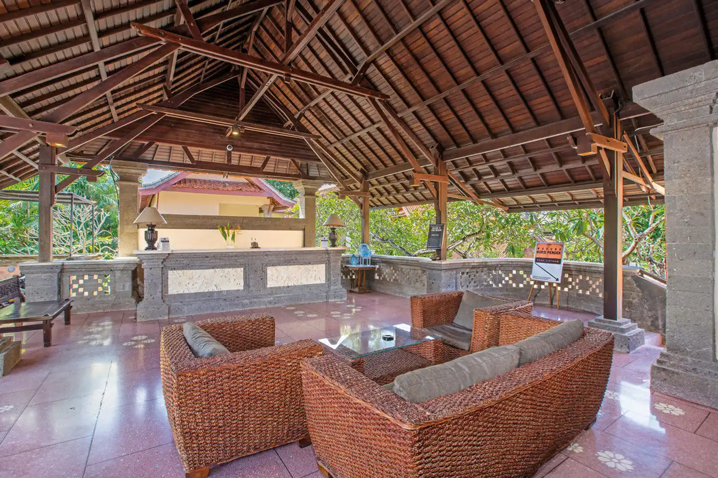 Puri Mesari Lobby