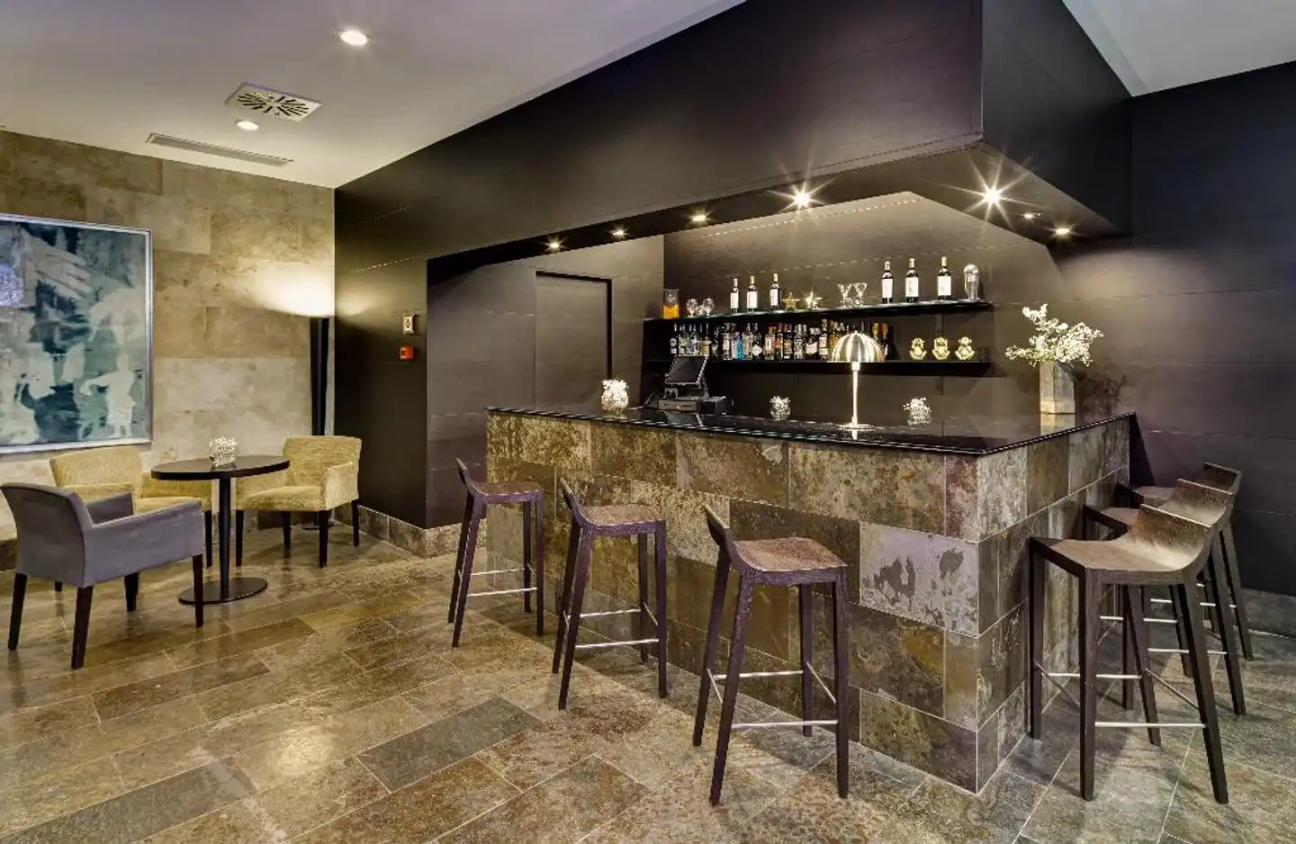 Sercotel Puerta de la Catedral Bar