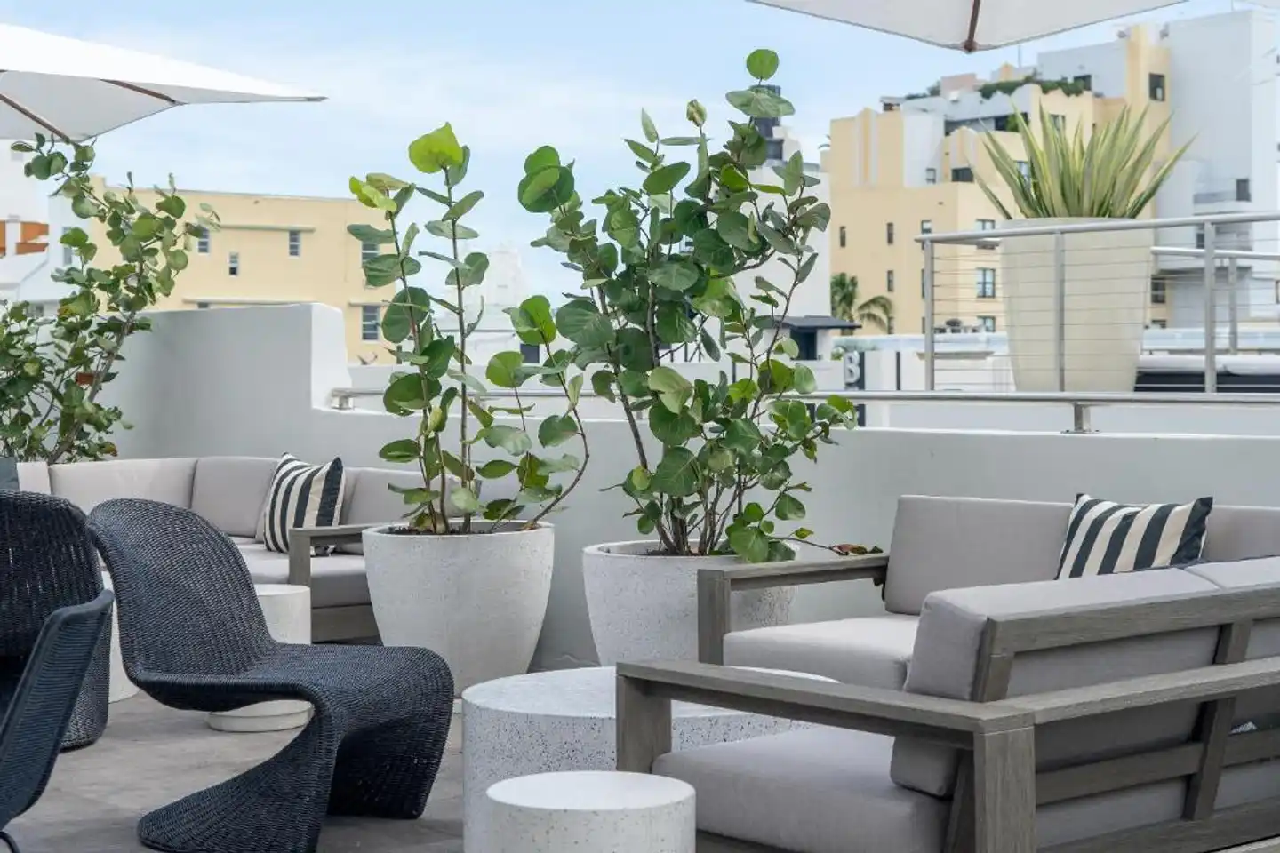 Nassau Suite Hotel Terrasse