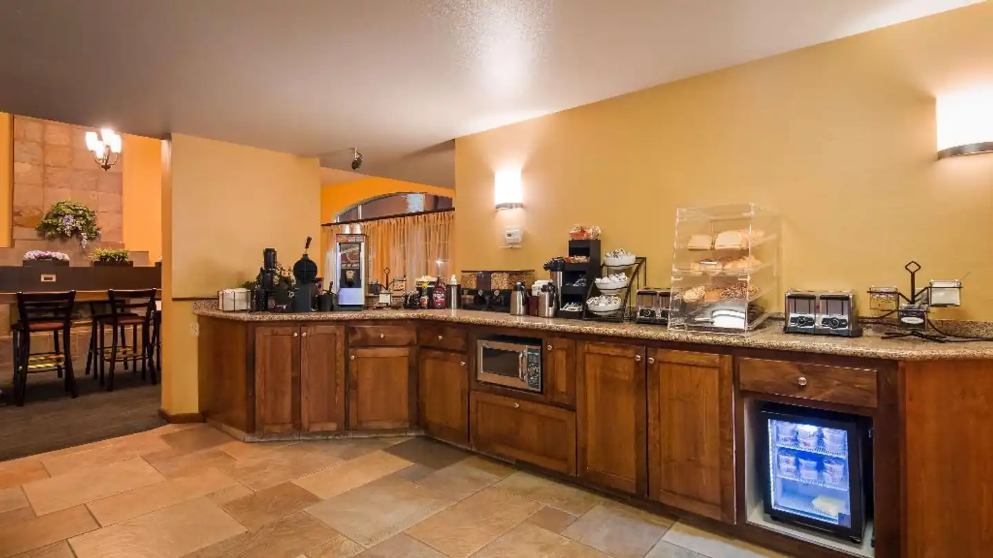 Best Western Palm Court Inn Restaurant