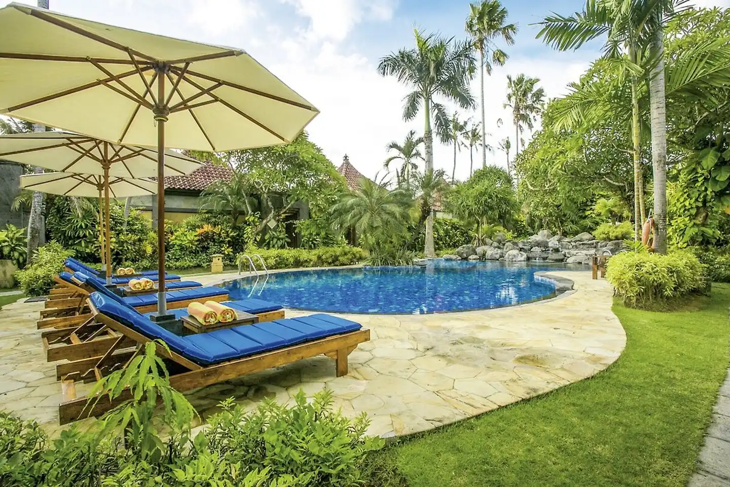 Parigata Villas Resort Pool