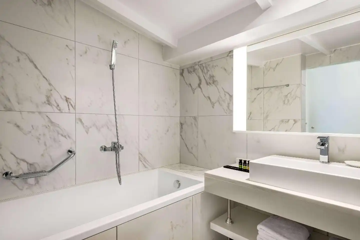TRYP by Wyndham Corfu Dassia Badezimmer