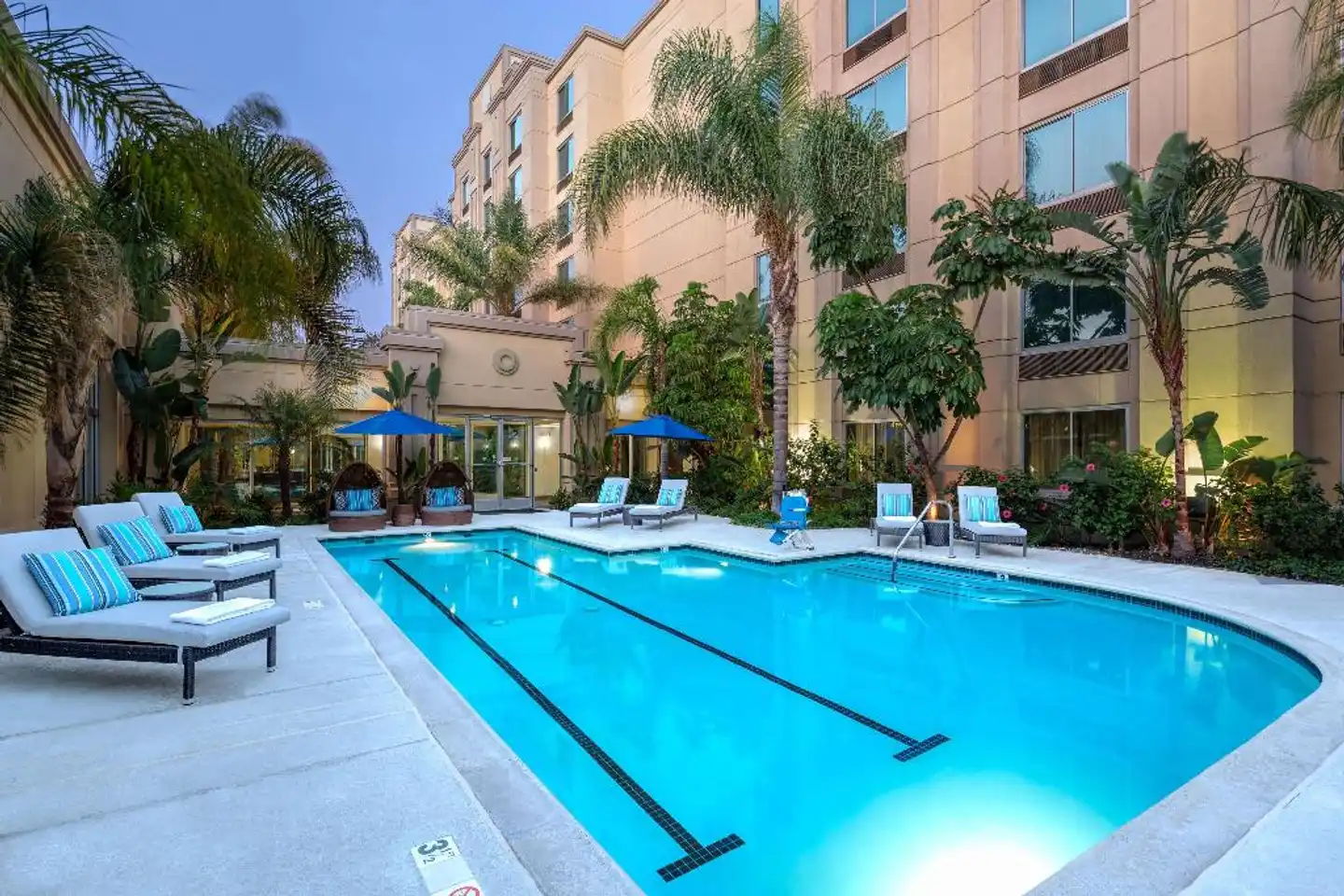 DoubleTree by Hilton Los Angeles/Commerce Pool