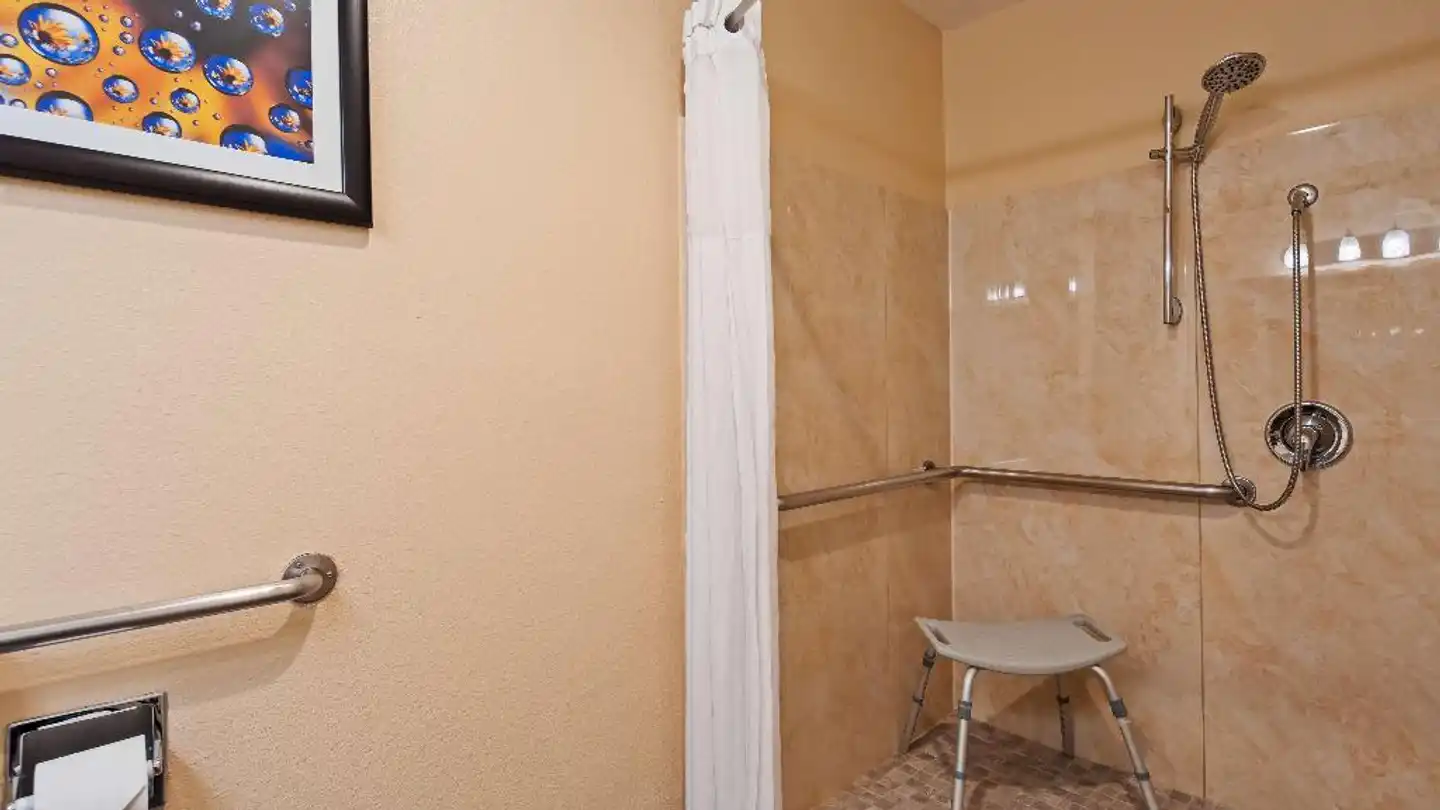 Best Western Plus Heritage Inn - Stockton Badezimmer