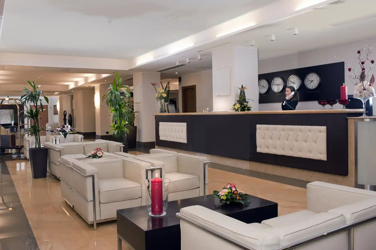 Cardinal Hotel St. Peter Lobby