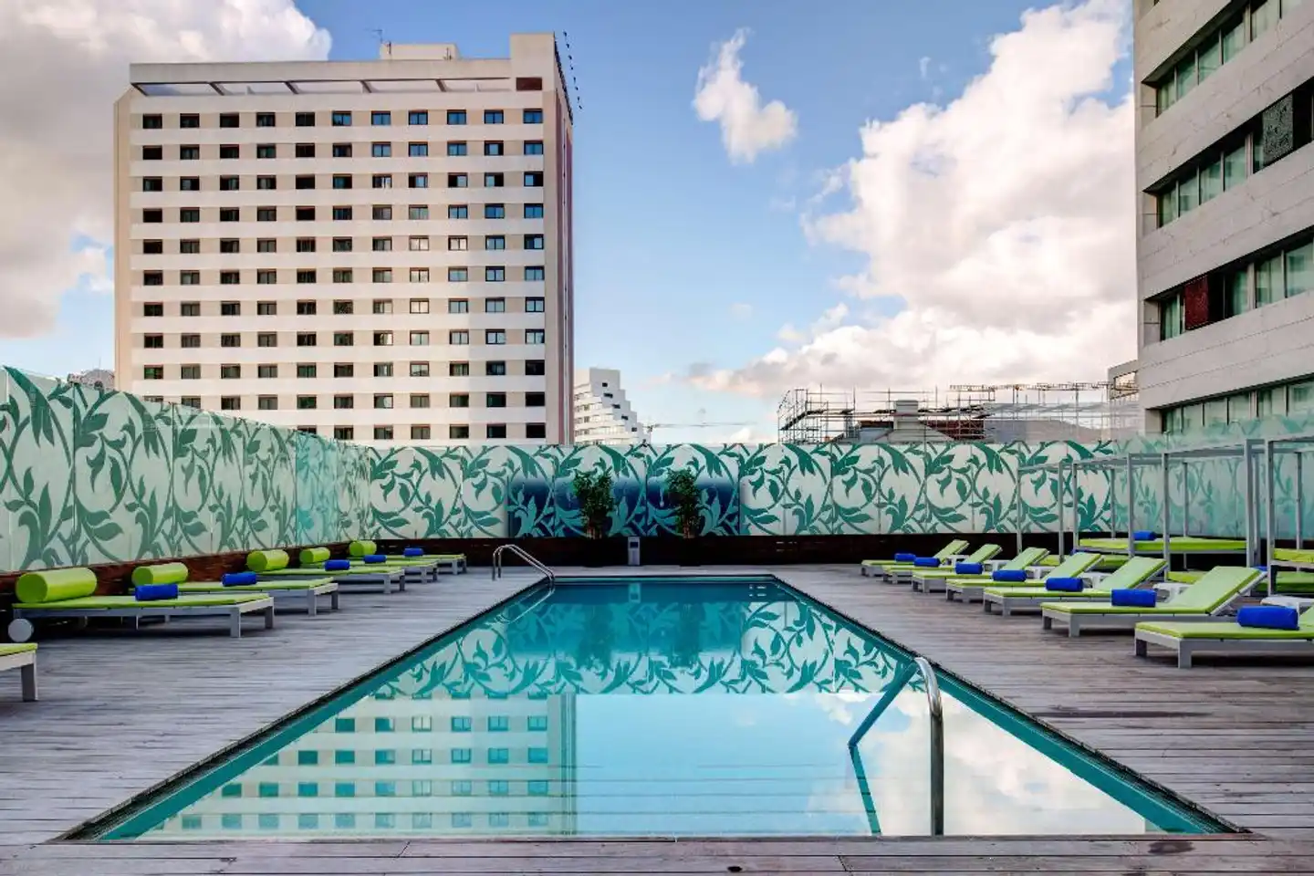 VIP Grand Lisboa Hotel & Spa Pool