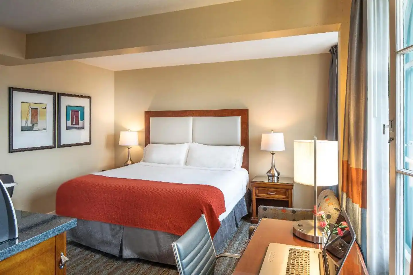 Hotel Virginia Santa Barbara, Tapestry Collection by Hilton Wohnbeispiel