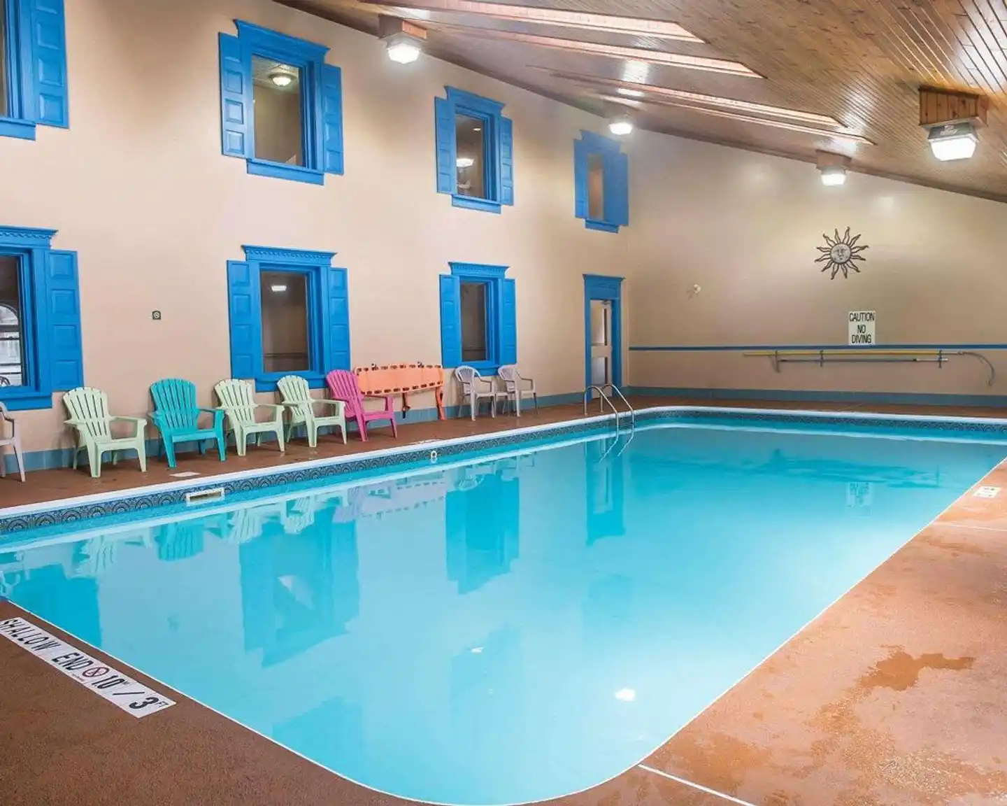 Comfort Inn & Suites Thousand Islands Harbour District Hallenbad
