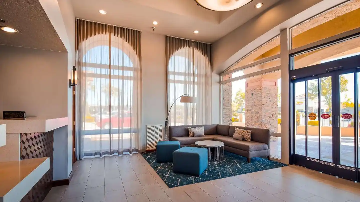Best Western PLUS Executive Inn and Suites Lobby