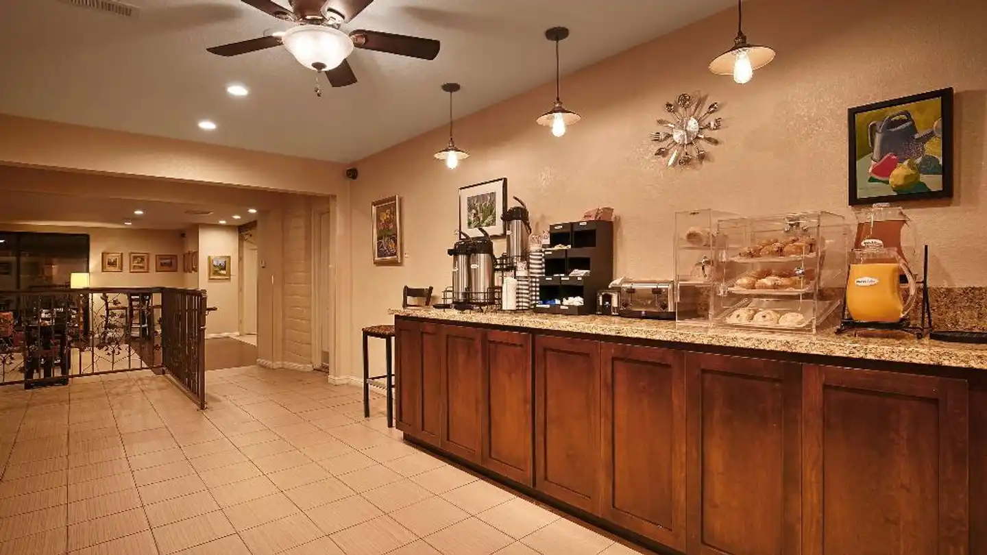 Best Western Plus Orchard Inn Lobby