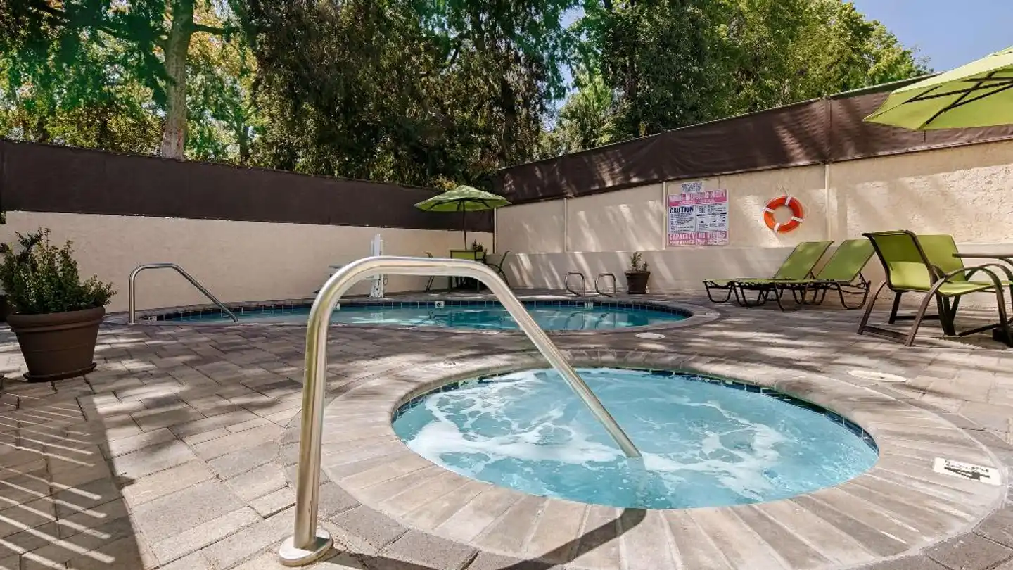 Best Western Plus Eagle Rock Inn Wellness