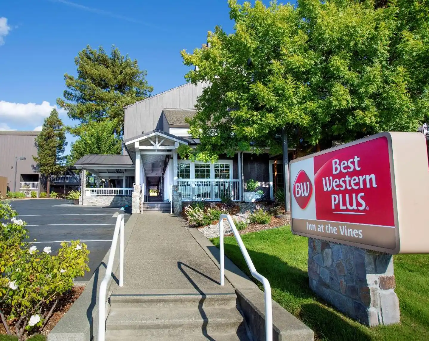 Best Western PLUS Inn at the Vines Aussenansicht