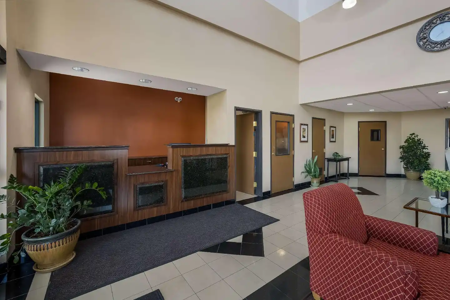 Best Western Gold Poppy Inn Lobby