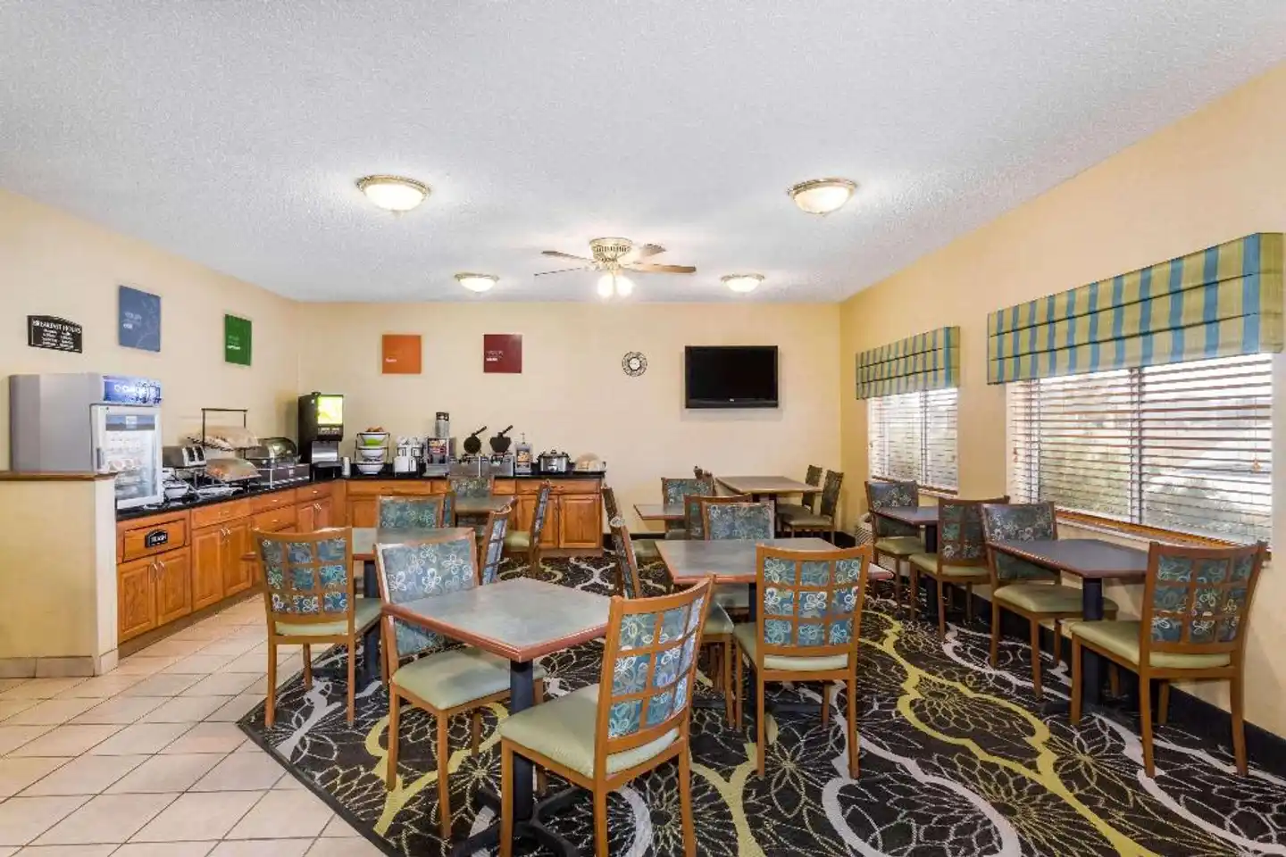 Baymont by Wyndham Billings Bar