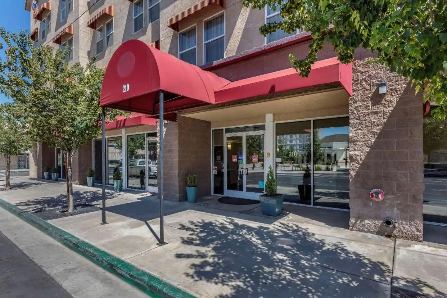 Comfort Suites Visalia - Convention Center Aussenansicht