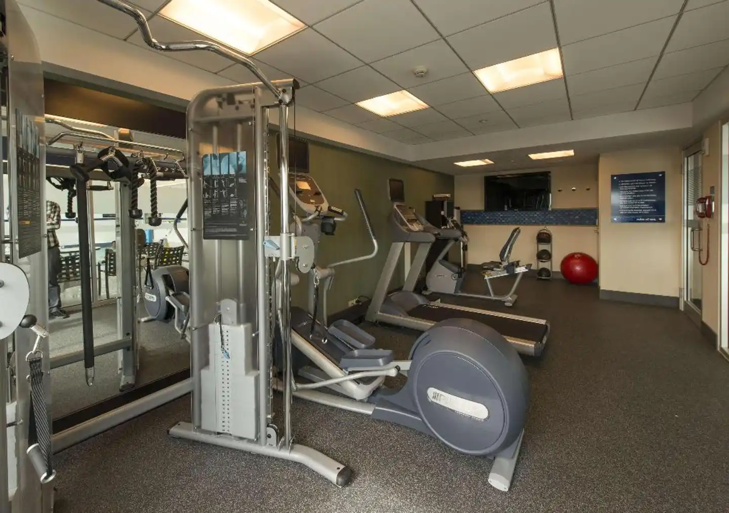 Hampton Inn & Suites Boston Crosstown Center Sport und Entertainment