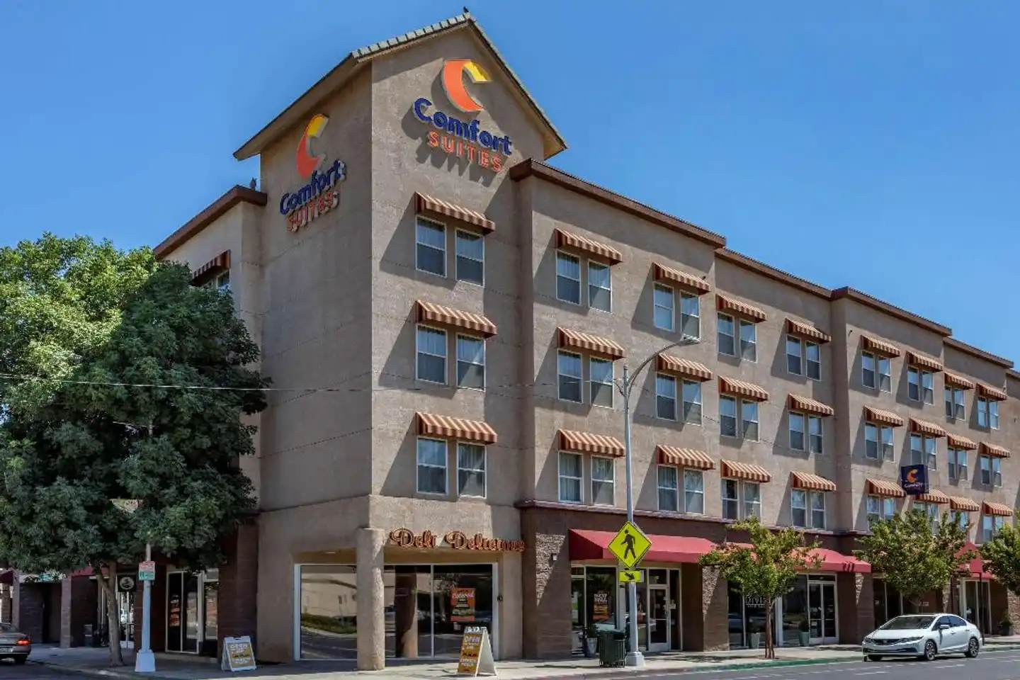 Comfort Suites Visalia - Convention Center Aussenansicht