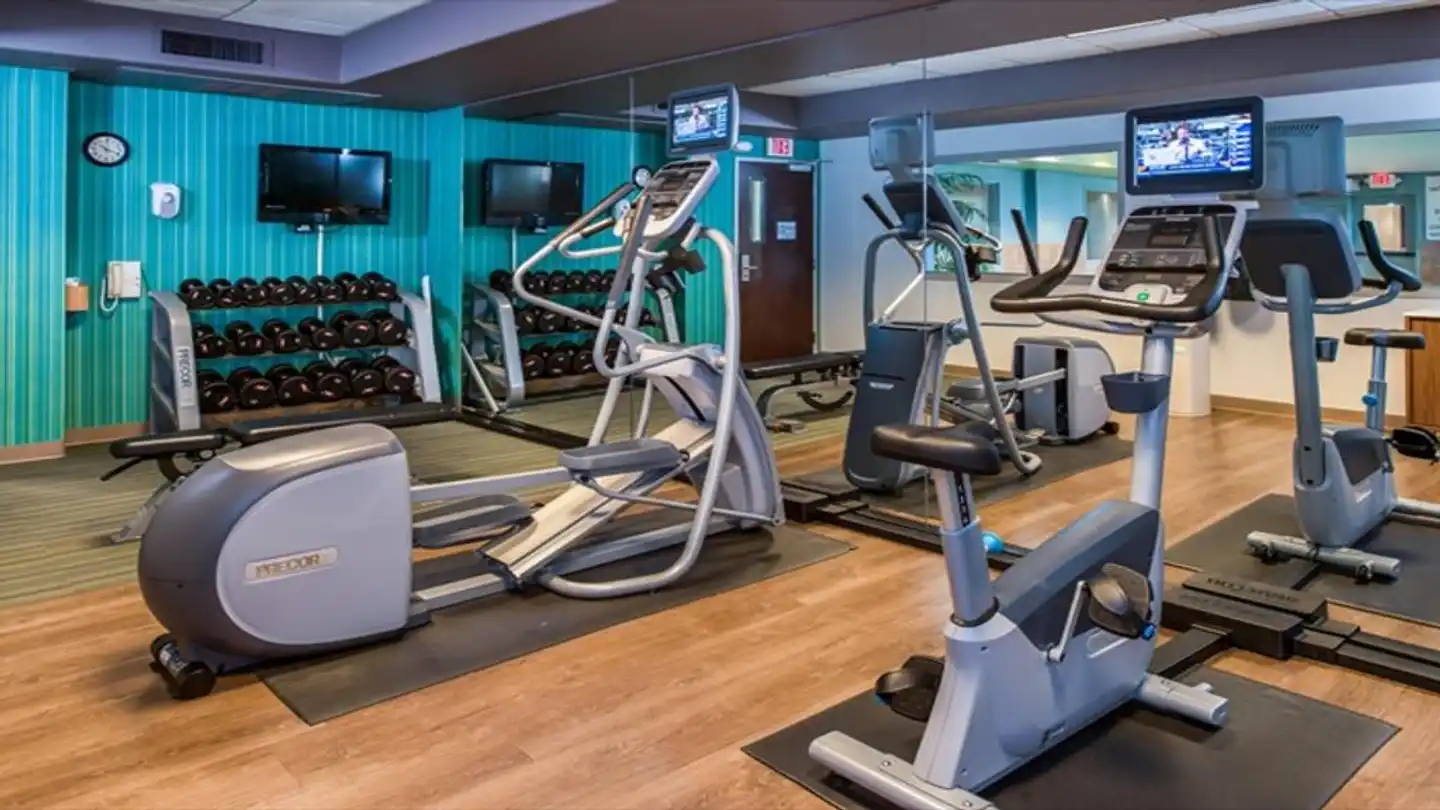 Holiday Inn Express Woodland Sport und Entertainment