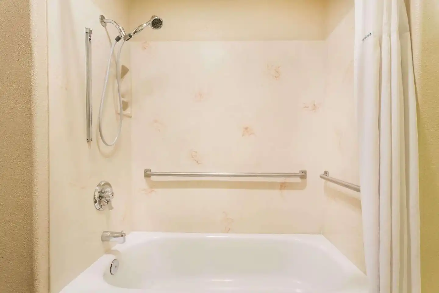 Baymont by Wyndham Modesto Salida Badezimmer