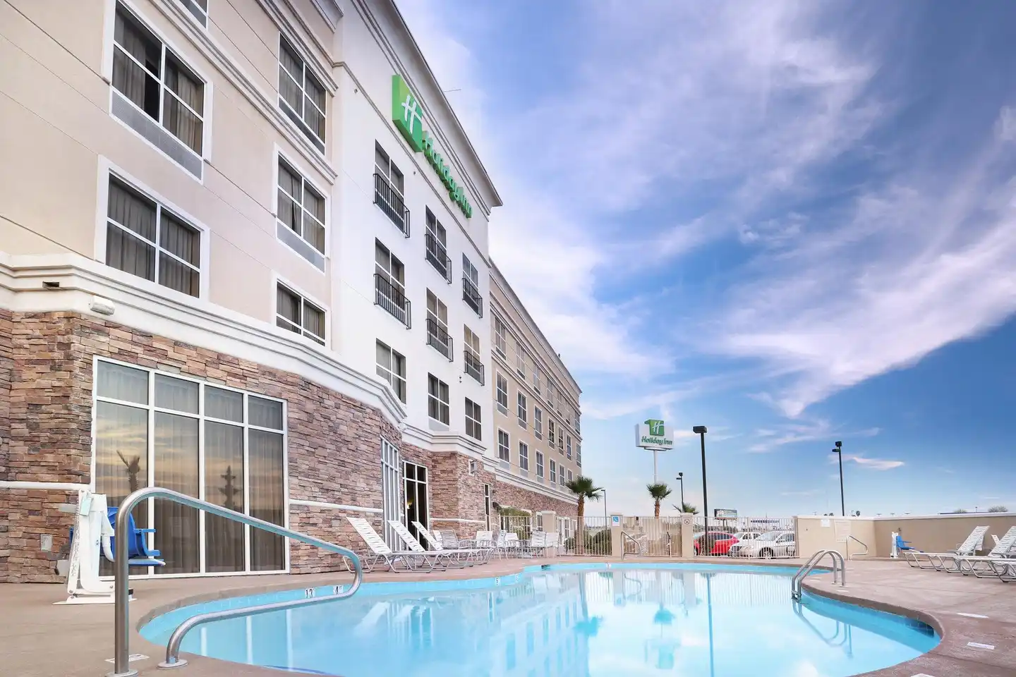 Holiday Inn Yuma Pool