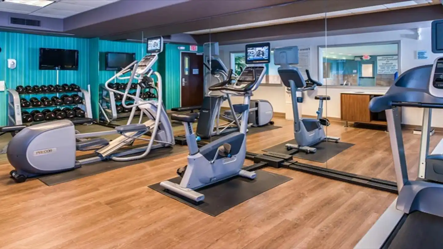 Holiday Inn Express Woodland Sport und Entertainment