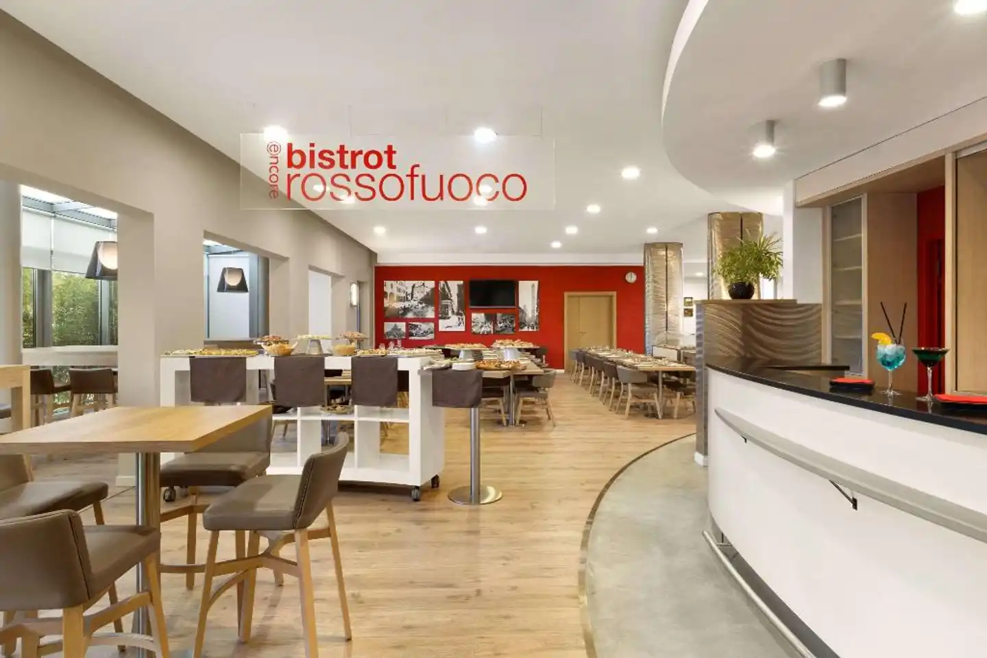 Ramada Encore by Wyndham Bologna Lobby