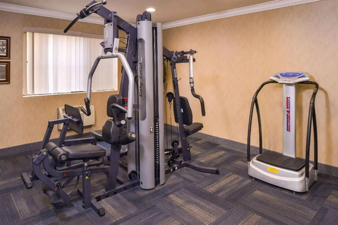 Quality Inn & Suites Walnut Sport und Entertainment