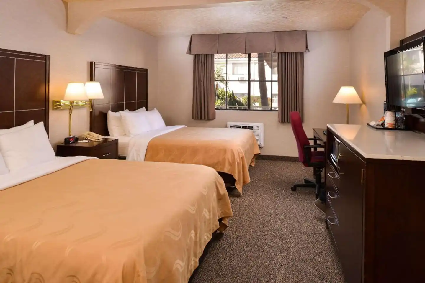 Quality Inn & Suites Walnut Wohnbeispiel