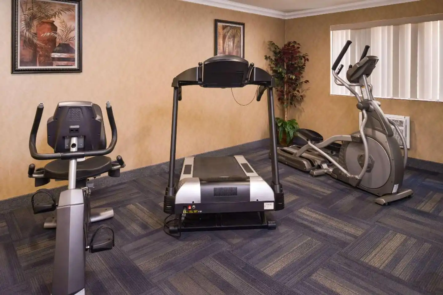 Quality Inn & Suites Walnut Sport und Entertainment