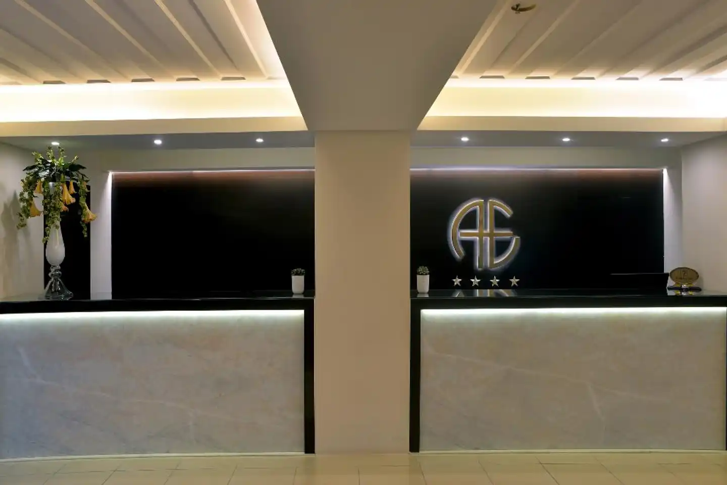 Ariti Grand Hotel Lobby