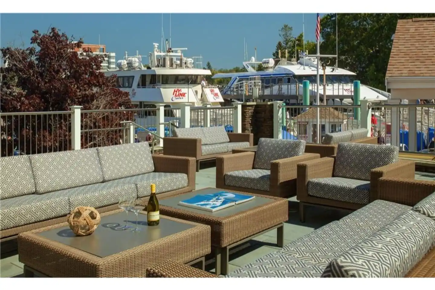 Hyannis Harbor Hotel Terrasse