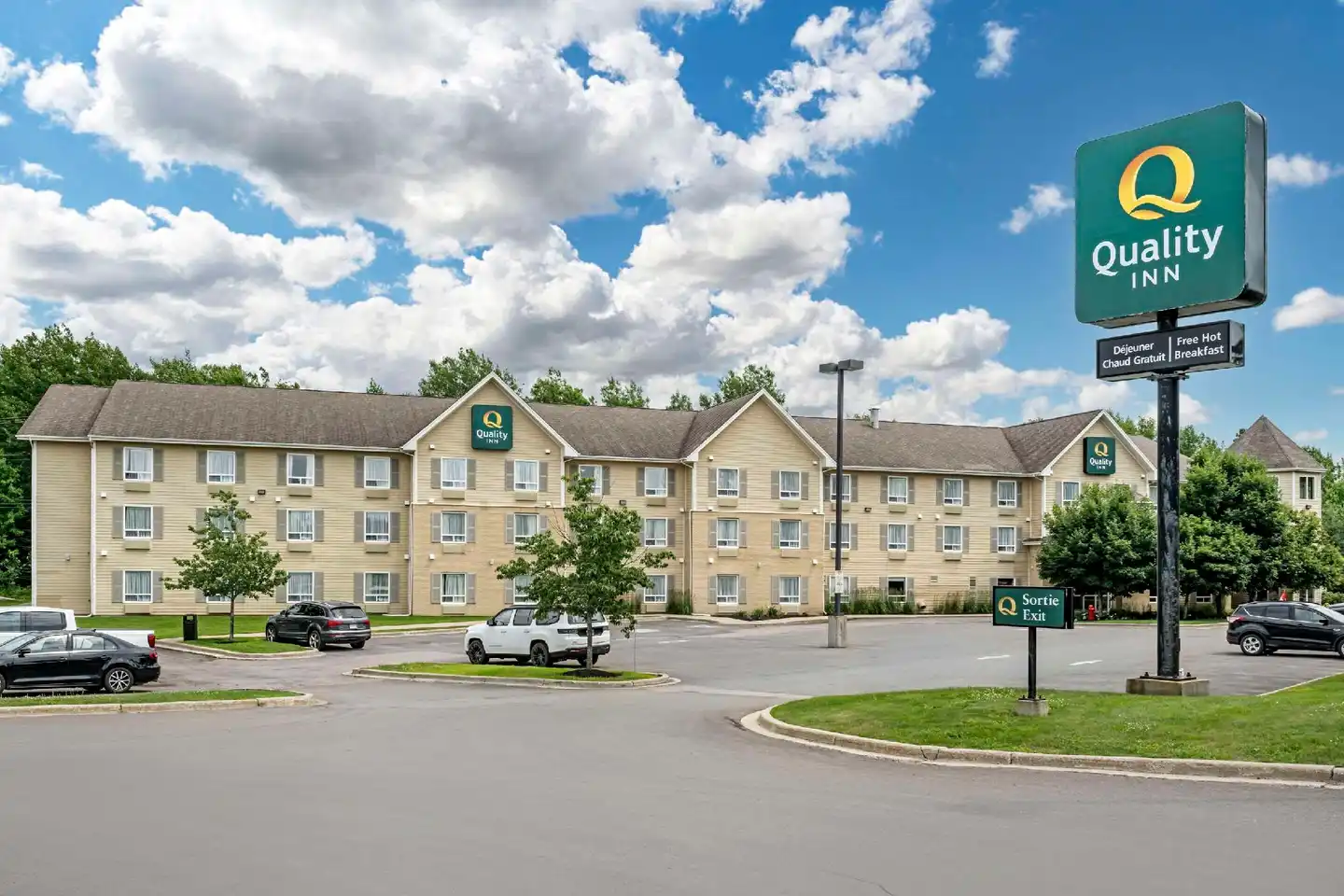 QUALITY INN DIEPPE Aussenansicht